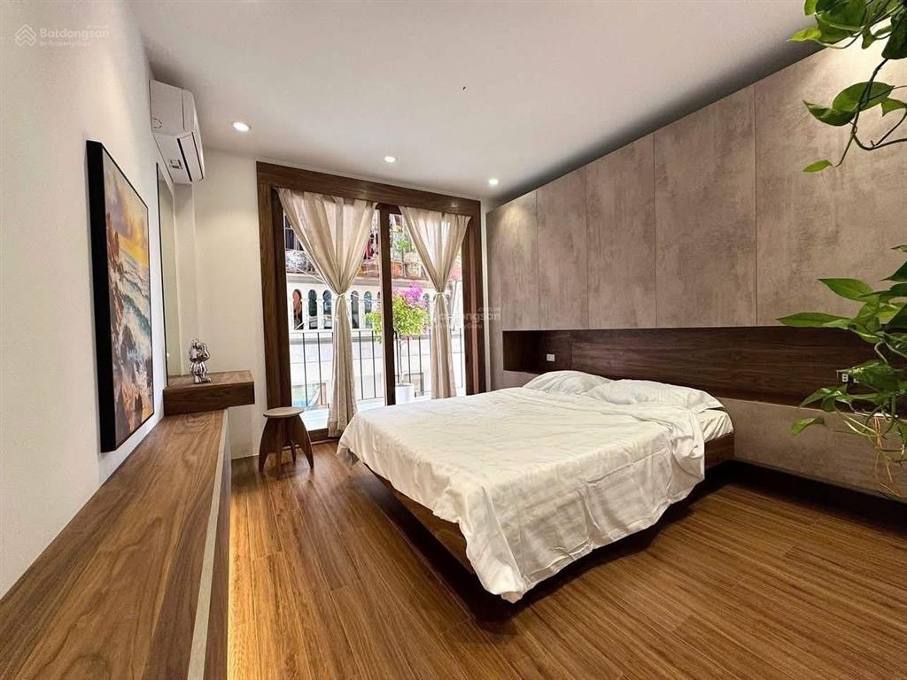 Đại la ô tô đỗ cổng, lô góc, ngõ nông thông kinh doanh, nhà mới, tặng full nt xịn 42m*5t. 6,5 tỷ.