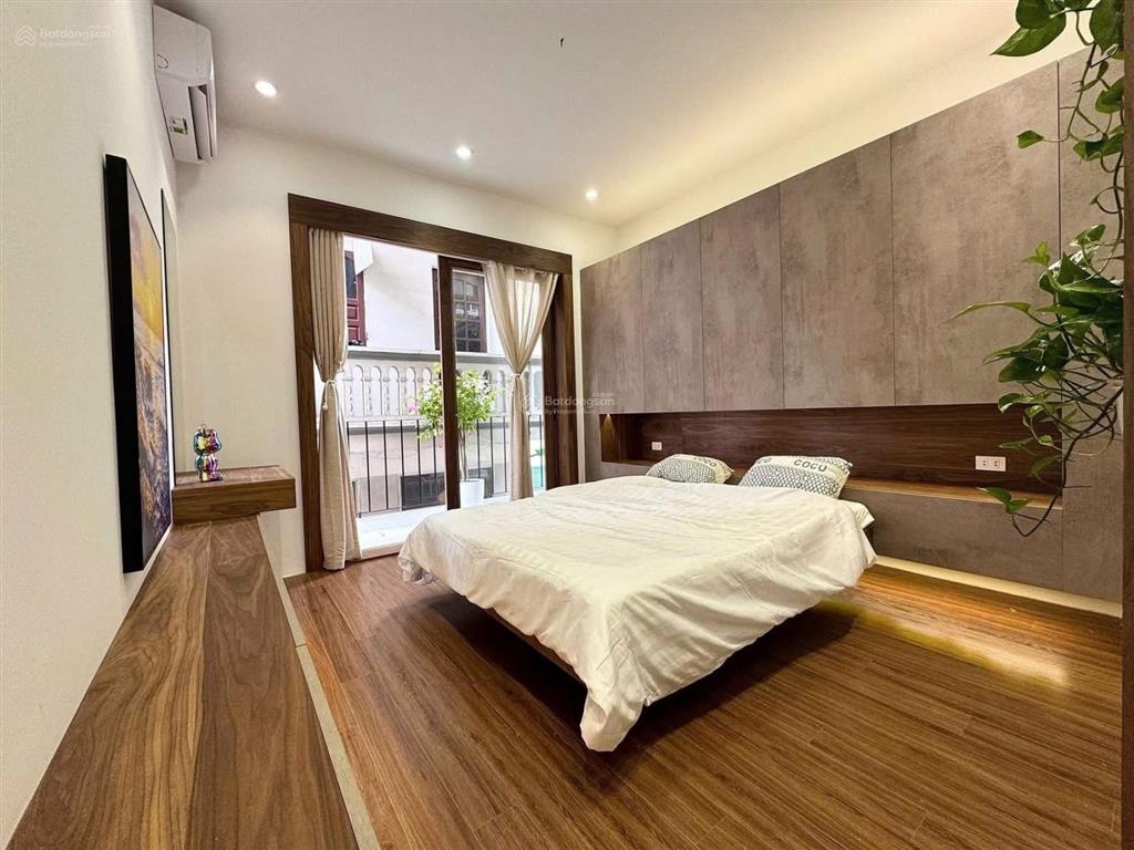 Đại la ô tô đỗ cổng, lô góc, ngõ nông thông kinh doanh, nhà mới, tặng full nt xịn 42m*5t. 6,5 tỷ.