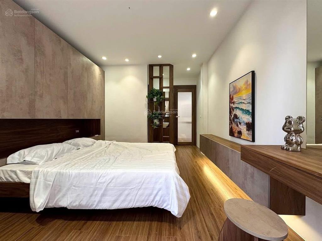 Đại la ô tô đỗ cổng, lô góc, ngõ nông thông kinh doanh, nhà mới, tặng full nt xịn 42m*5t. 6,5 tỷ.