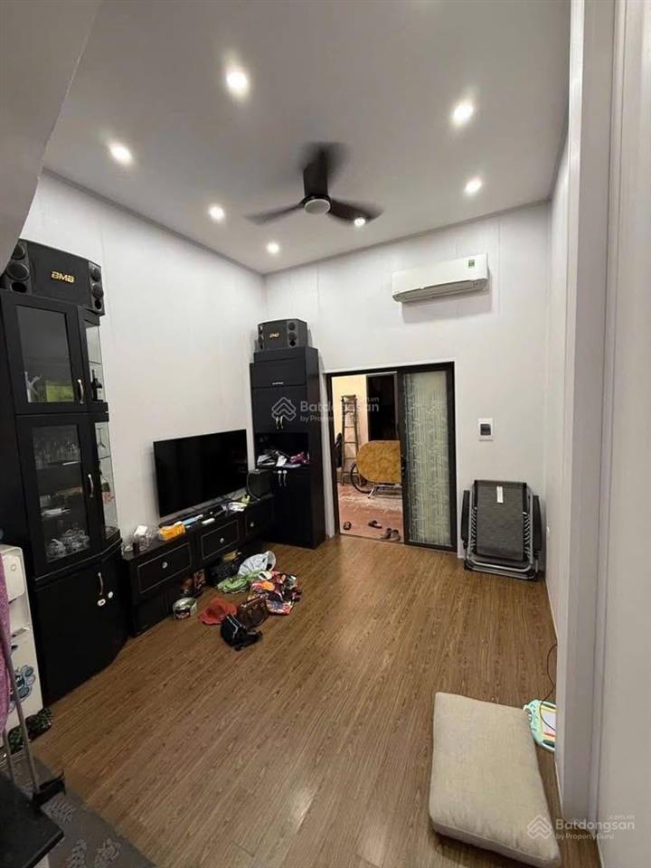 Giảm giá sốc phố minh khai, ngõ nông rộng 2,5m, gần ô tô tránh, dân xây, 35m*3t, giá chỉ có 4,3 tỷ.