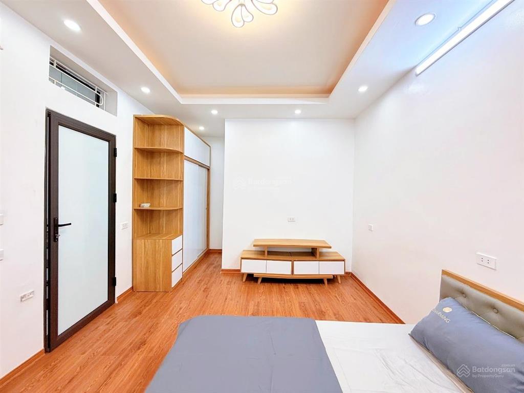 Hiếm lắm! nhà phố trần khát chân, ngõ nông rộng 2,8m, 2 thoáng tự nhiên, dt 37m*5t, giá 6,9 tỷ.