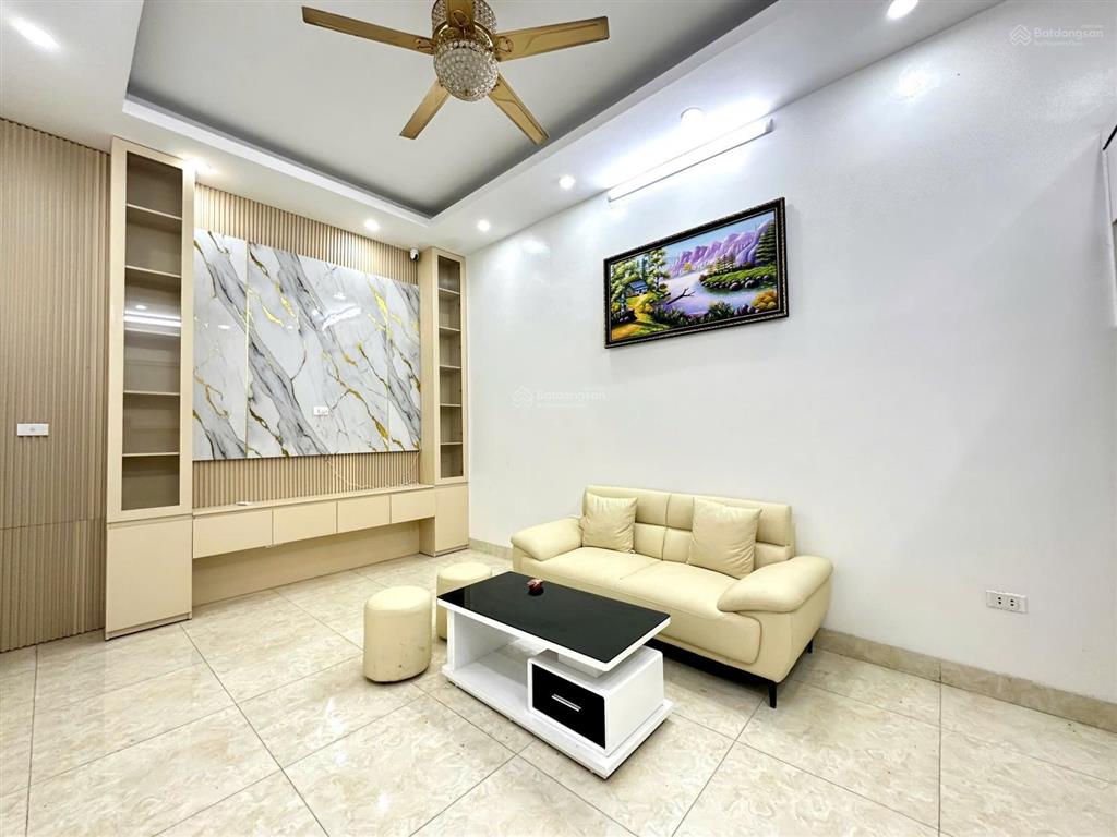 Hiếm lắm! nhà phố trần khát chân, ngõ nông rộng 2,8m, 2 thoáng tự nhiên, dt 37m*5t, giá 6,9 tỷ.