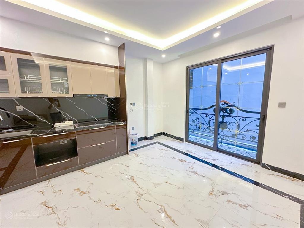 Ô tô đỗ cổng phố kim ngưu,thang máy, ngõ nông thông rộng thẳng tắp,nhà mới cứng, 55m*6t giá 10.x tỷ