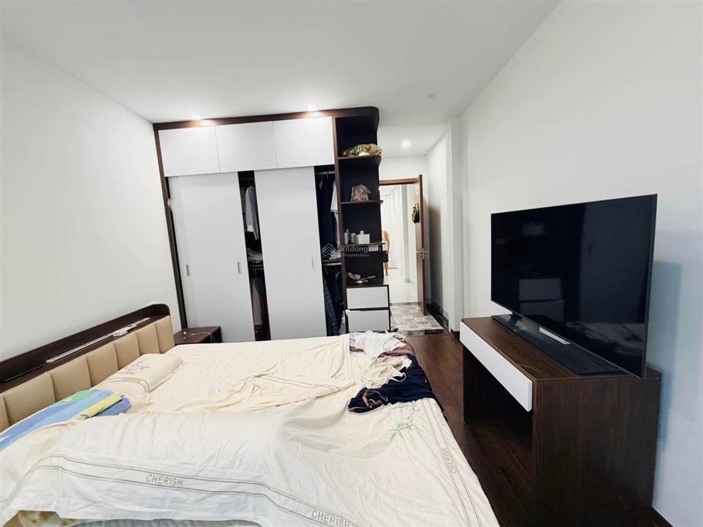 Cực hiếm phố bạch mai, sau 1 nhà ra phố, ngõ rộng 2 xe máy tránh, 2 thoáng sáng 40m*5t giá 6,3 tỷ.