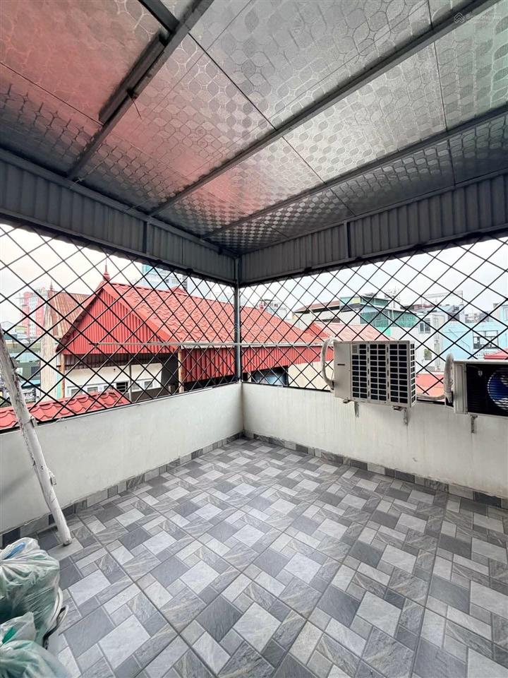 Cực hiếm phố bạch mai, sau 1 nhà ra phố, ngõ rộng 2 xe máy tránh, 2 thoáng sáng 40m*5t giá 6,3 tỷ.