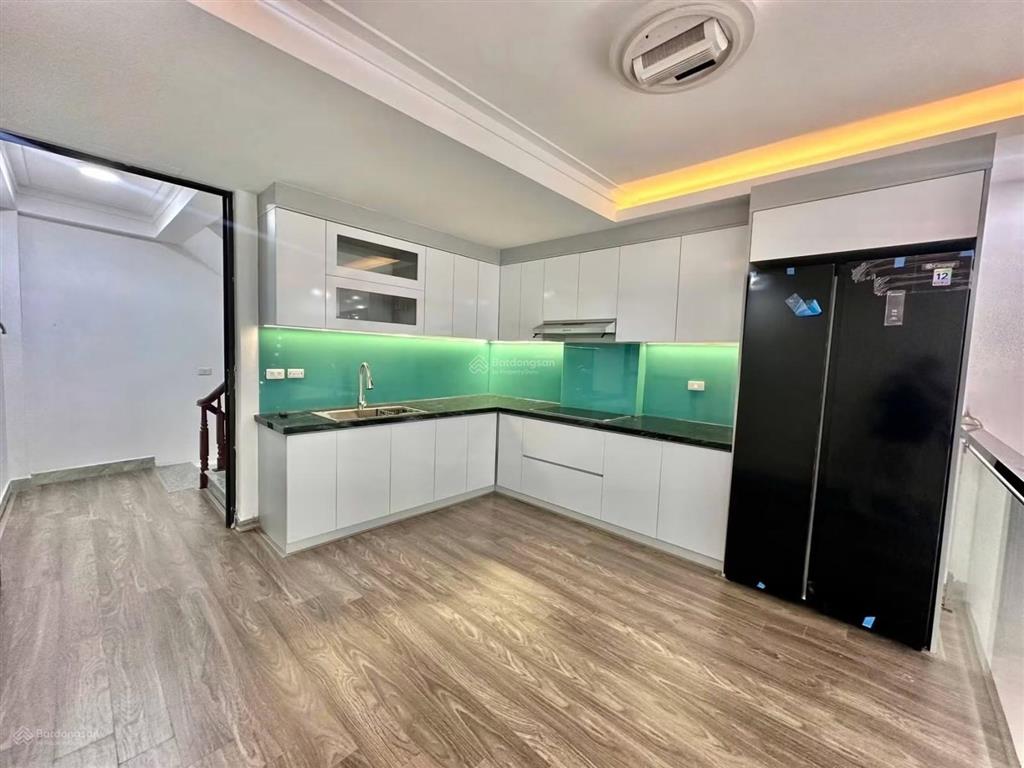 Giảm giá 1tỷ phố minh khai, ngõ nông rộng, thang máy, chủ tặng full nt xịn, 40m*5t giá 8,5 tỷ có tl