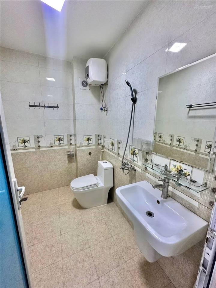 Giảm giá 1tỷ phố minh khai, ngõ nông rộng, thang máy, chủ tặng full nt xịn, 40m*5t giá 8,5 tỷ có tl
