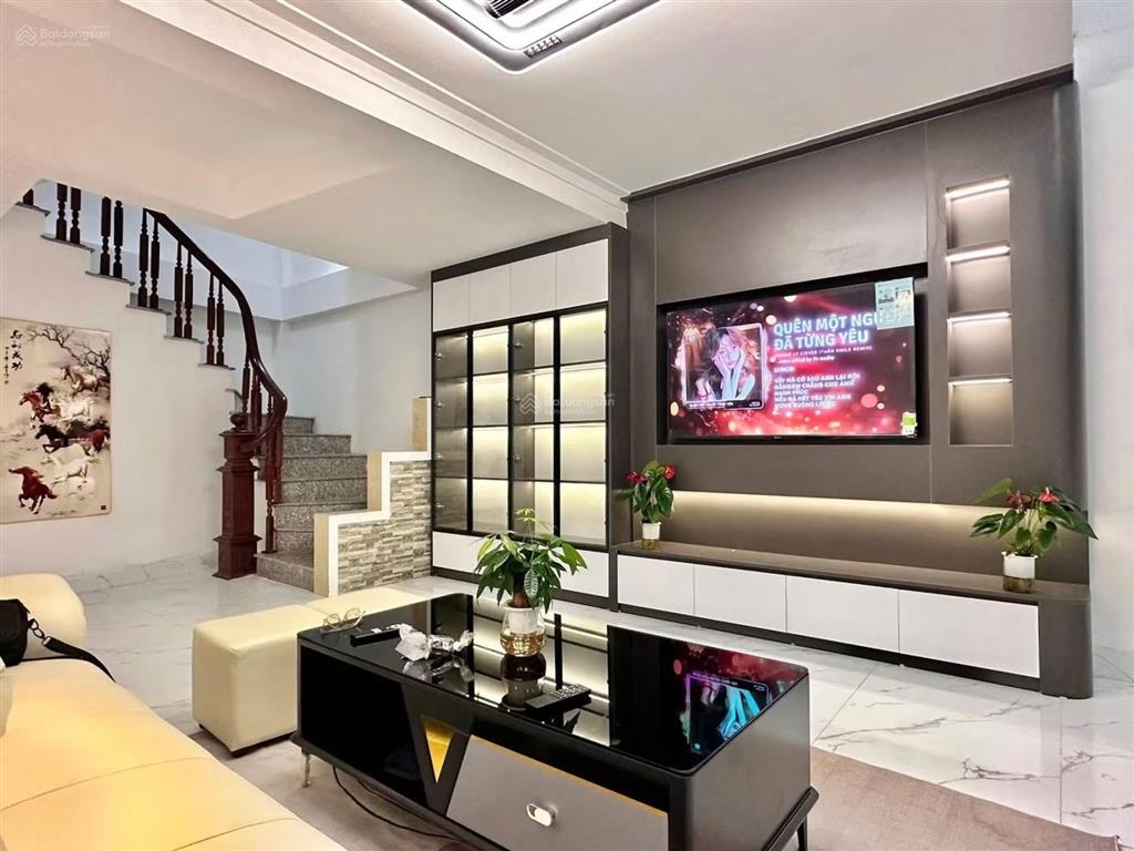 Giảm giá 1tỷ phố minh khai, ngõ nông rộng, thang máy, chủ tặng full nt xịn, 40m*5t giá 8,5 tỷ có tl