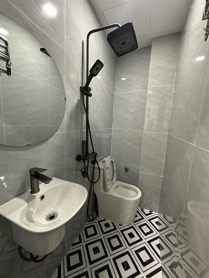 5.7 tỷ nhà p.bạch mai 2 thoáng xây mới, 5tầng 3 ngủ tặng nội thất, sổ riêng, qh ổn định, gần chợ mơ