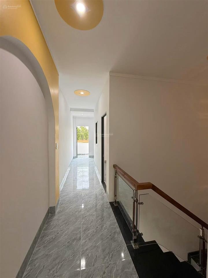 Ô tô đỗ cổng phố minh khai, thang máy, ngõ nông thông rộng 2,5m, thoáng mát, 42m*5t, 8,7 tỷ có tl