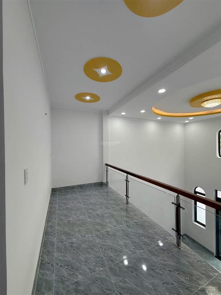 Ô tô đỗ cổng phố minh khai, thang máy, ngõ nông thông rộng 2,5m, thoáng mát, 42m*5t, 8,7 tỷ có tl