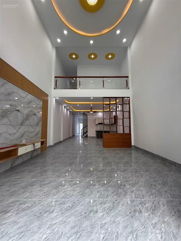 Ô tô đỗ cổng phố minh khai, thang máy, ngõ nông thông rộng 2,5m, thoáng mát, 42m*5t, 8,7 tỷ có tl