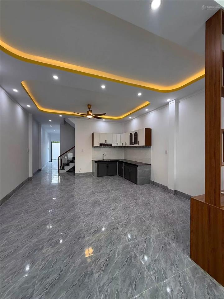 Ô tô đỗ cổng phố minh khai, thang máy, ngõ nông thông rộng 2,5m, thoáng mát, 42m*5t, 8,7 tỷ có tl