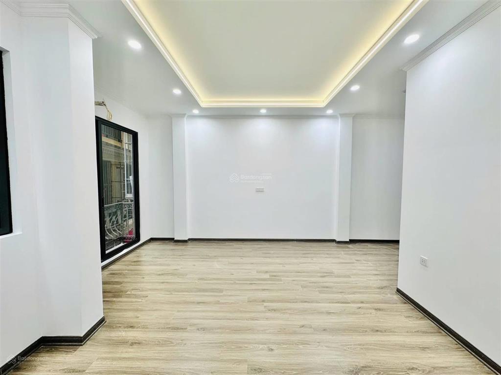Ô tô đỗ cổng, thang máy, ngõ nông thông kd tốt, 35m ra mặt phố kim ngưu, dt 52m*6t giá 9,4 tỷ.