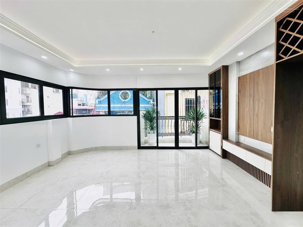 Ô tô đỗ cổng, thang máy, ngõ nông thông kd tốt, 35m ra mặt phố kim ngưu, dt 52m*6t giá 9,4 tỷ.