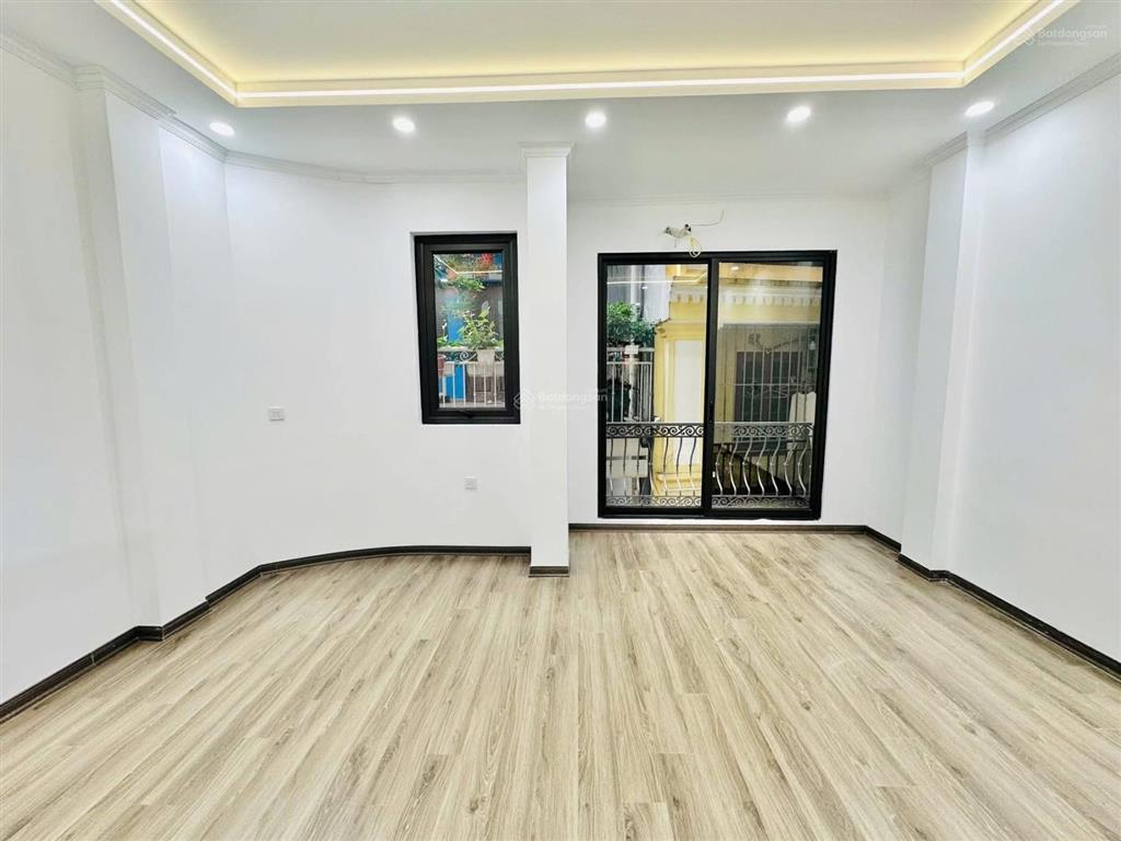 Ô tô đỗ cổng, thang máy, ngõ nông thông kd tốt, 35m ra mặt phố kim ngưu, dt 52m*6t giá 9,4 tỷ.