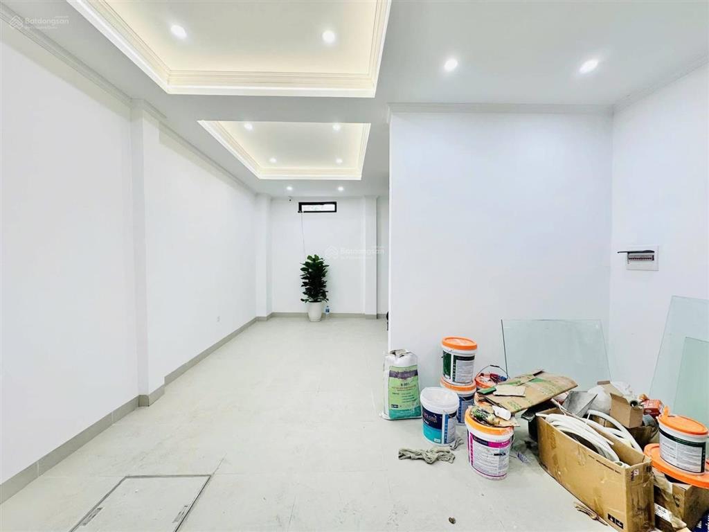 Ô tô đỗ cổng, thang máy, ngõ nông thông kd tốt, 35m ra mặt phố kim ngưu, dt 52m*6t giá 9,4 tỷ.