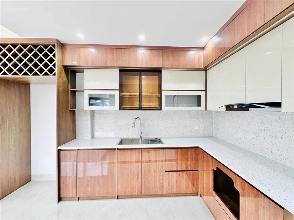 Ô tô đỗ cổng, thang máy, ngõ nông thông kd tốt, 35m ra mặt phố kim ngưu, dt 52m*6t giá 9,4 tỷ.