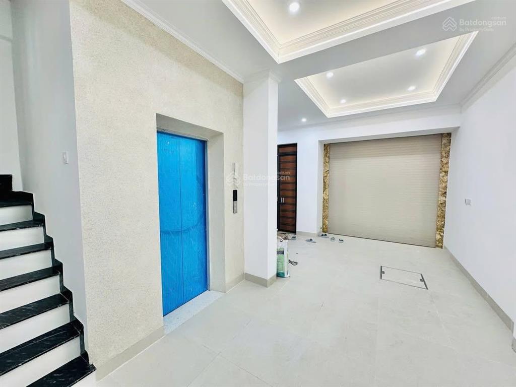 Ô tô đỗ cổng, thang máy, ngõ nông thông kd tốt, 35m ra mặt phố kim ngưu, dt 52m*6t giá 9,4 tỷ.