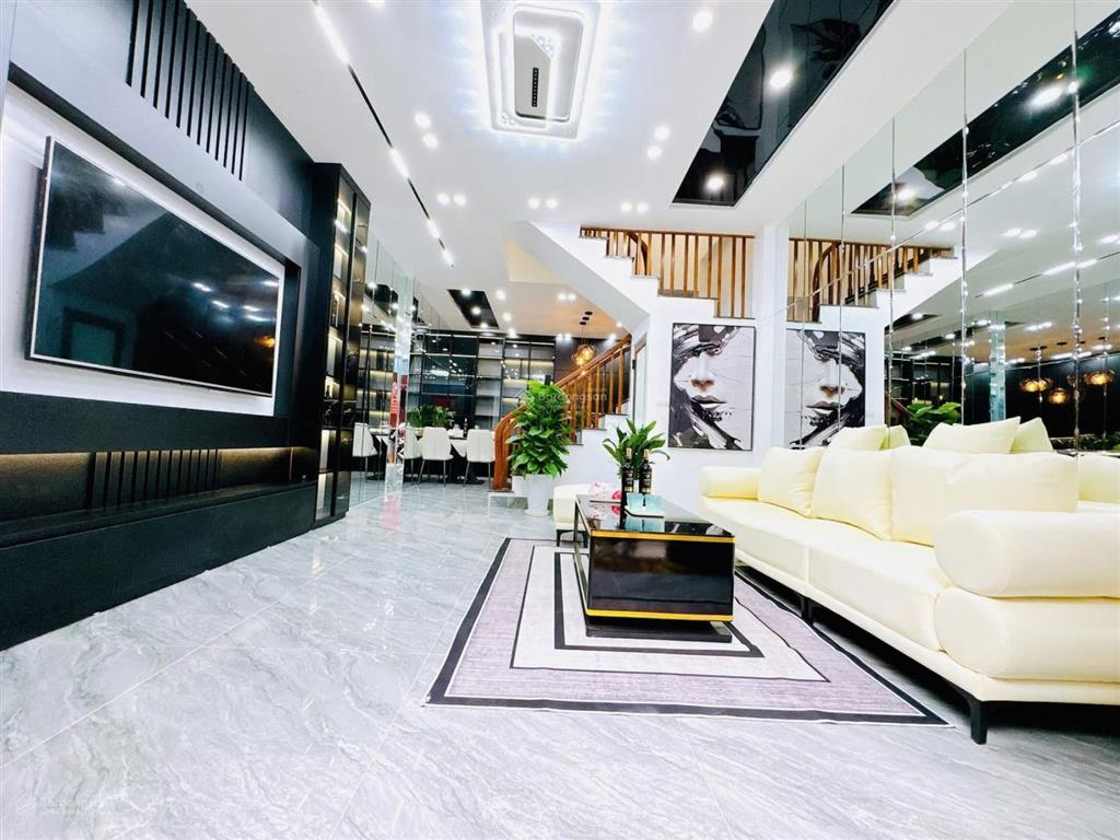 Đổi nhà mới, giảm 1 tỷ, nhà phố đại la 40m², 30m ra ôtô, không qh, 2 thoáng, vừa ở vừa cho thuê