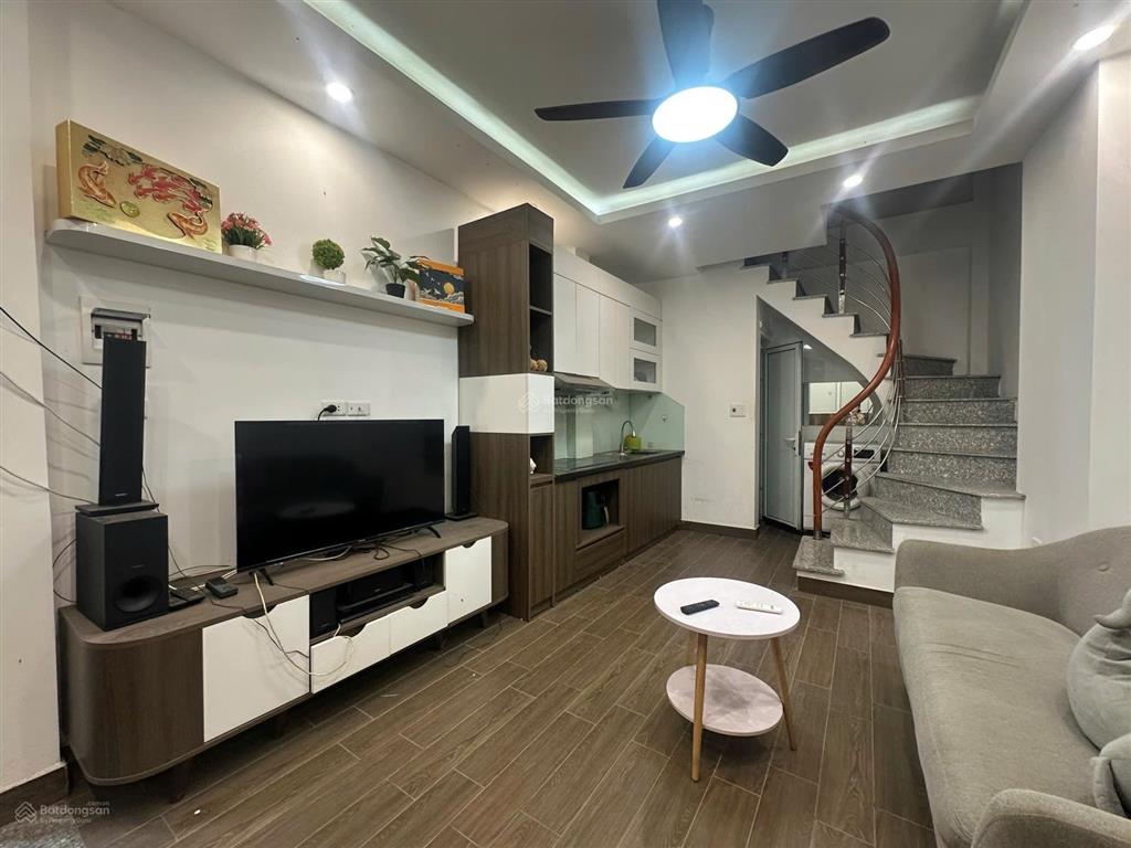 Quá rẻ bạch mai, ngõ nông thông rộng, lô góc, 3 thoáng, gần mặt phố, dt 32m*5t* 6,1 tỷ có tl mỏng