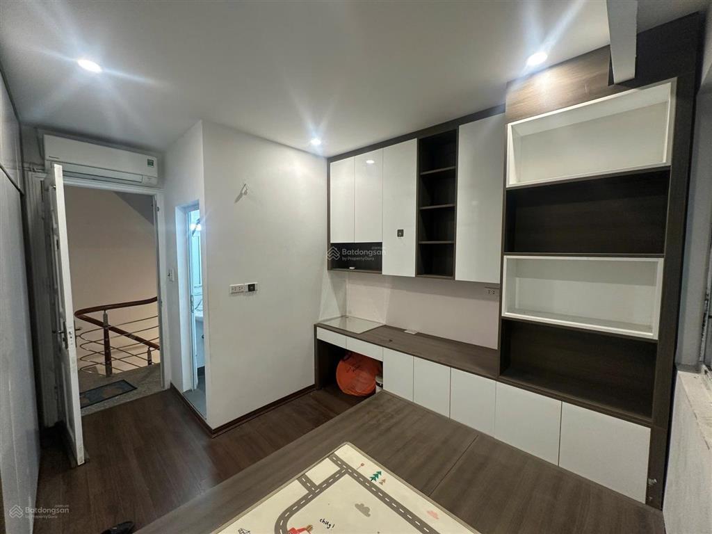 Quá rẻ bạch mai, ngõ nông thông rộng, lô góc, 3 thoáng, gần mặt phố, dt 32m*5t* 6,1 tỷ có tl mỏng