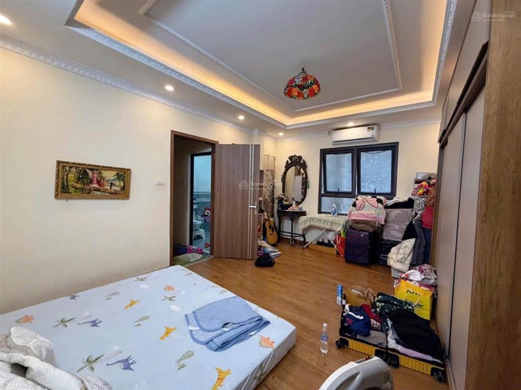 Giảm luôn 1,5 tỷ phố lê thanh nghị, 10m ra ô tô tránh, ngõ thông, nhà mới, tặng full nt xịn 34m*5t