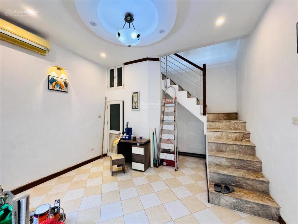 Ô tô đỗ cửa phố đại la, nhà đẹp tặng full nội thất xịn, lô góc, gần đh bách khoa. 35m*5t* 7,1 tỷ