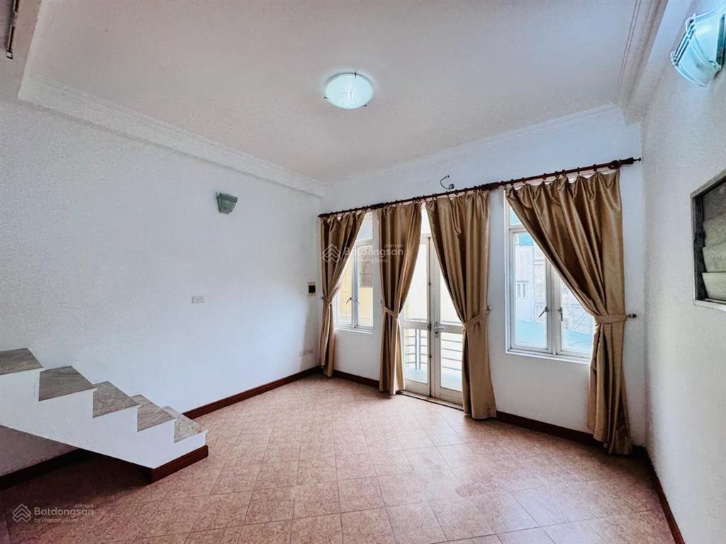 Ô tô đỗ cửa phố đại la, nhà đẹp tặng full nội thất xịn, lô góc, gần đh bách khoa. 35m*5t* 7,1 tỷ
