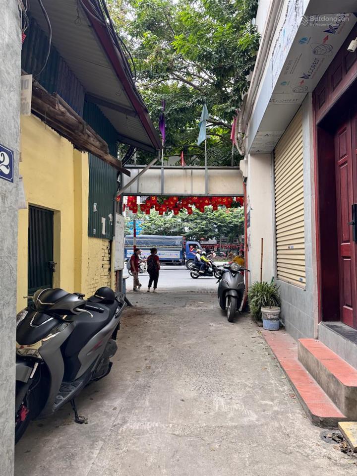 Ô tô đỗ cửa phố đại la, nhà đẹp tặng full nội thất xịn, lô góc, gần đh bách khoa. 35m*5t* 7,1 tỷ