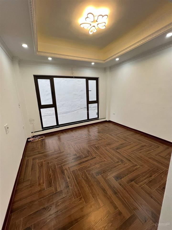Gần ô tô tránh phố minh khai, phân lô, 2 thoáng sáng, ngõ nông thẳng, tặng full nt 42m*6t* 7,5 tỷ.