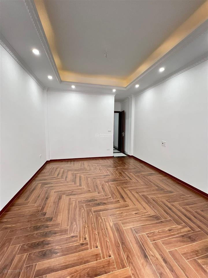 Gần ô tô tránh phố minh khai, phân lô, 2 thoáng sáng, ngõ nông thẳng, tặng full nt 42m*6t* 7,5 tỷ.