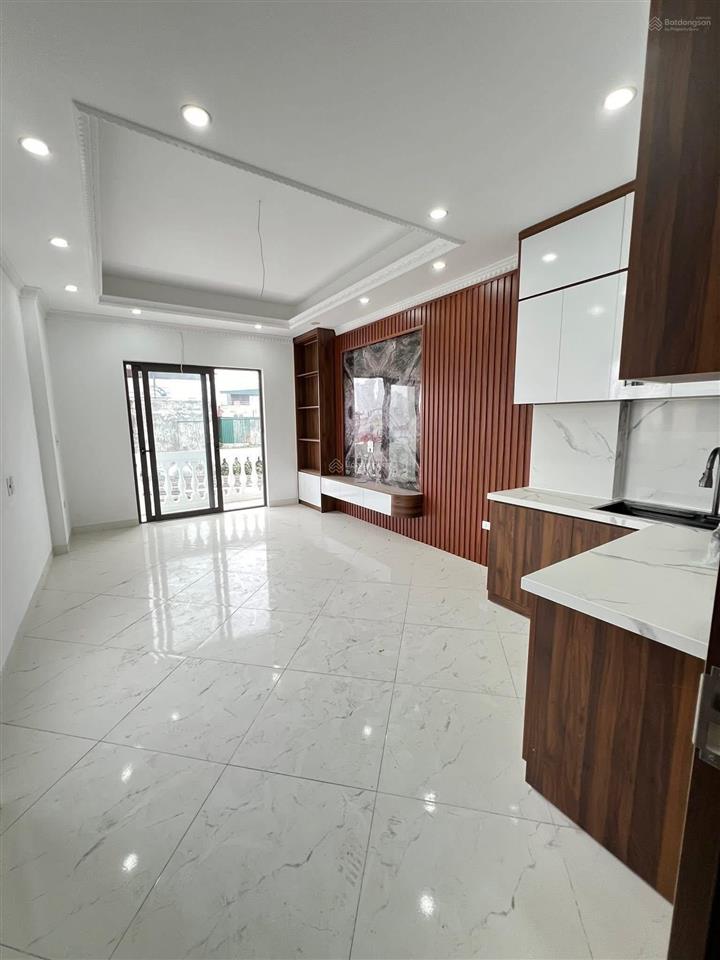 Gần ô tô tránh phố minh khai, phân lô, 2 thoáng sáng, ngõ nông thẳng, tặng full nt 42m*6t* 7,5 tỷ.
