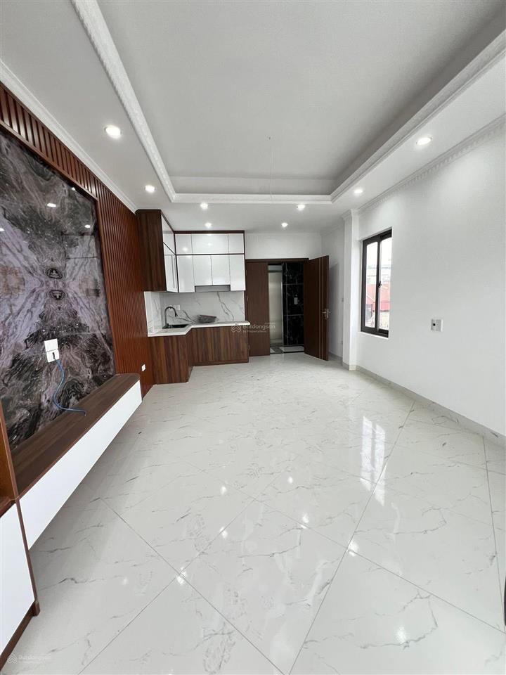 Gần ô tô tránh phố minh khai, phân lô, 2 thoáng sáng, ngõ nông thẳng, tặng full nt 42m*6t* 7,5 tỷ.