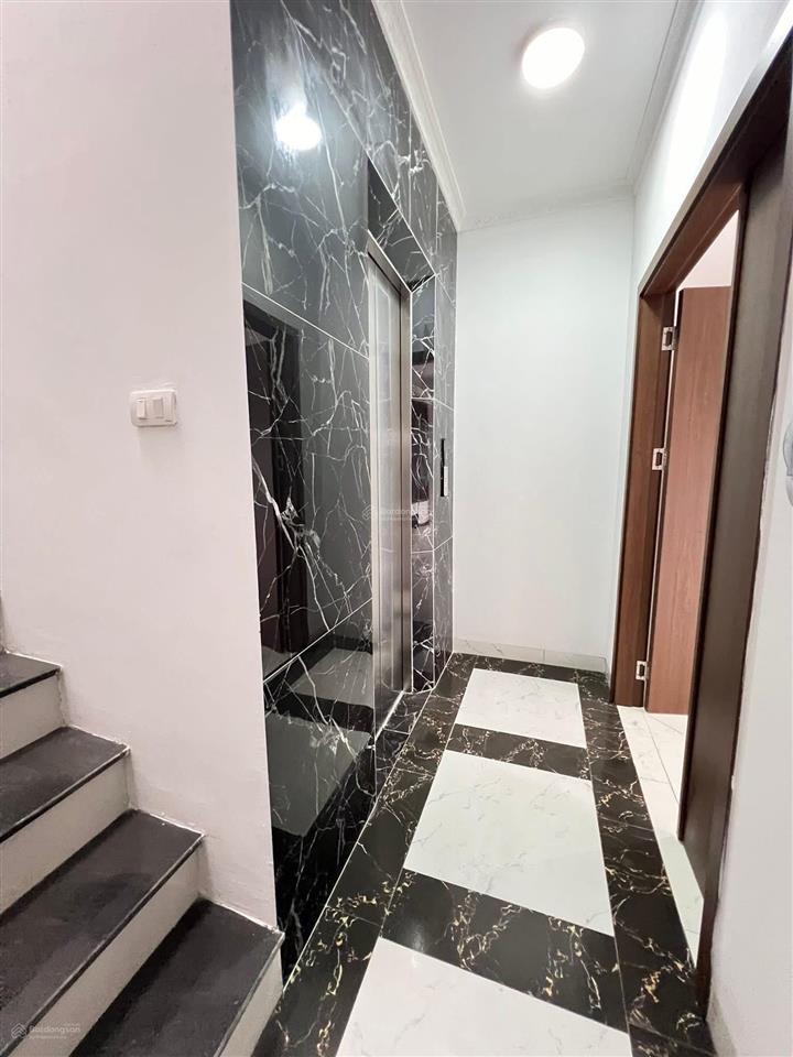 Gần ô tô tránh phố minh khai, phân lô, 2 thoáng sáng, ngõ nông thẳng, tặng full nt 42m*6t* 7,5 tỷ.