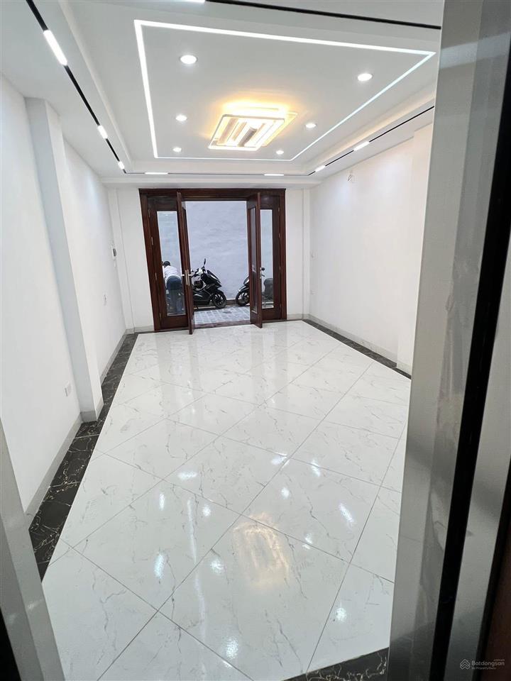 Gần ô tô tránh phố minh khai, phân lô, 2 thoáng sáng, ngõ nông thẳng, tặng full nt 42m*6t* 7,5 tỷ.