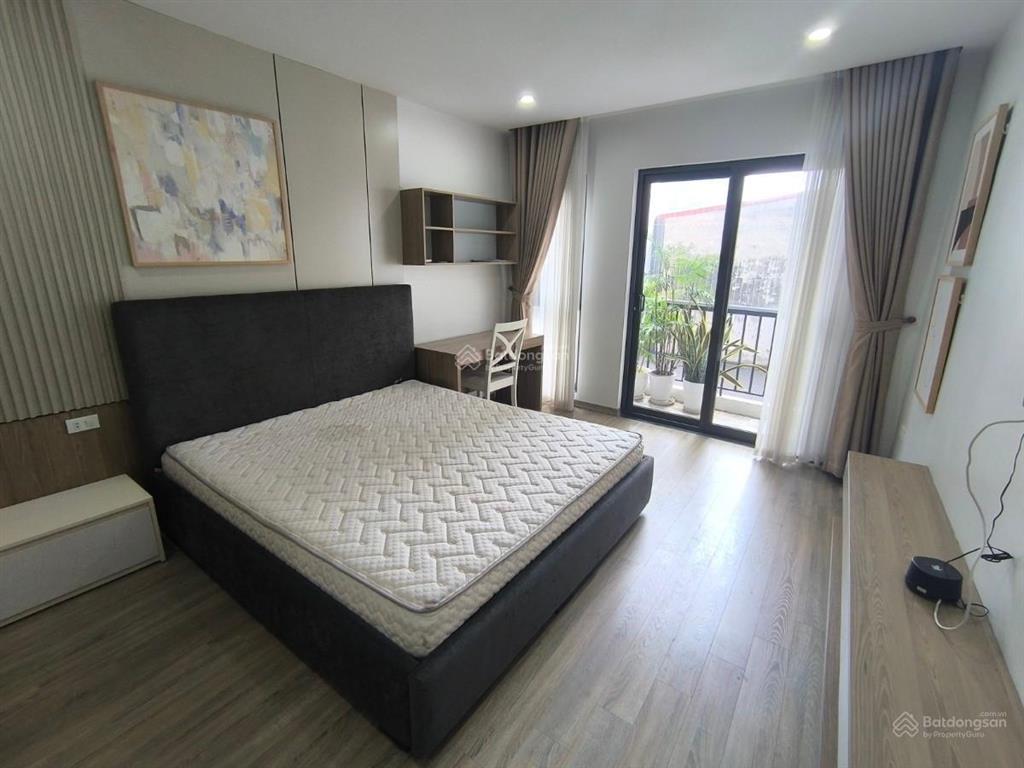 Gần ô tô tránh tam trinh, ngõ nông rộng, nhà mới đẹp, lô góc, tặng full nt xịn, thang máy. 35m*5t.