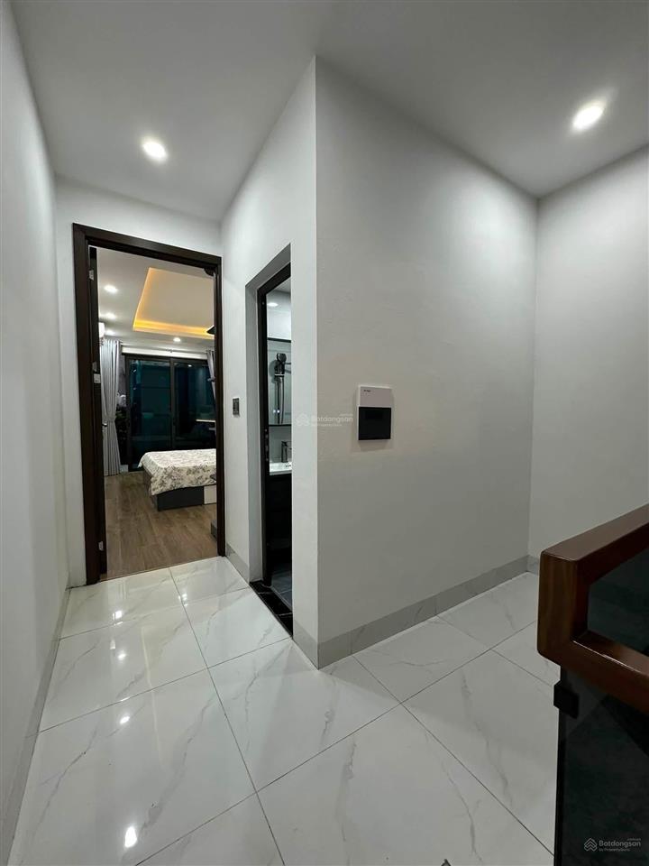Gần ô tô tránh hồng mai, nhà mới, thang máy, ngõ nông thông tứ tung, kinh doanh sầm uất 47m*5t.