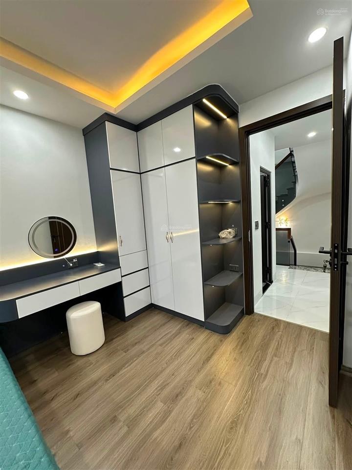 Gần ô tô tránh hồng mai, nhà mới, thang máy, ngõ nông thông tứ tung, kinh doanh sầm uất 47m*5t.