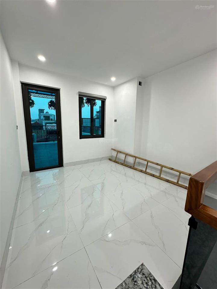 Gần ô tô tránh hồng mai, nhà mới, thang máy, ngõ nông thông tứ tung, kinh doanh sầm uất 47m*5t.