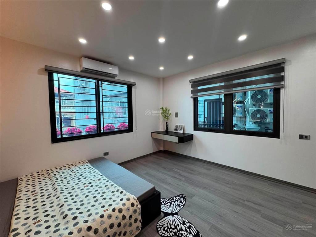 Ô tô đỗ cửa nhà mai động, ngõ nông thông kinh doanh cắt tóc, gội đầu, hiệu thuốc 45m2*6t*10,45tỷ