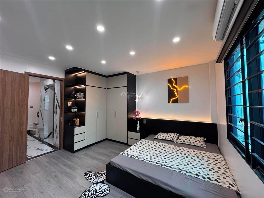 Ô tô đỗ cửa nhà mai động, ngõ nông thông kinh doanh cắt tóc, gội đầu, hiệu thuốc 45m2*6t*10,45tỷ