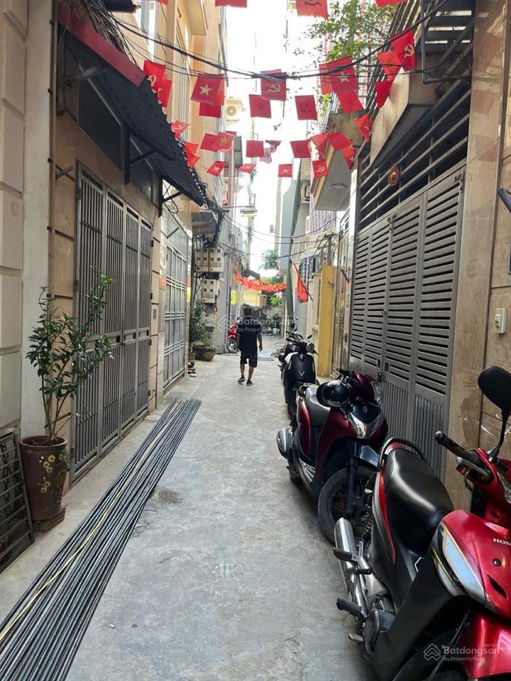Phố trần đại nghĩa, nhà mới đẹp, ngõ nông rộng ba gác đua, dt 35m2*5t. giá 6,9 tỷ. có tl