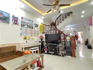Có 102 phố trần đại nghĩa, nhà mới đẹp, ngõ nông rộng ba gác đua, dt 35m*5t. giá 6,9 tỷ. có tl.