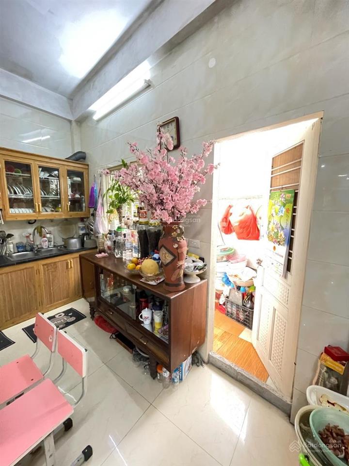 Phố trần đại nghĩa, nhà mới đẹp, ngõ nông rộng ba gác đua, dt 35m2*5t. giá 6,9 tỷ. có tl
