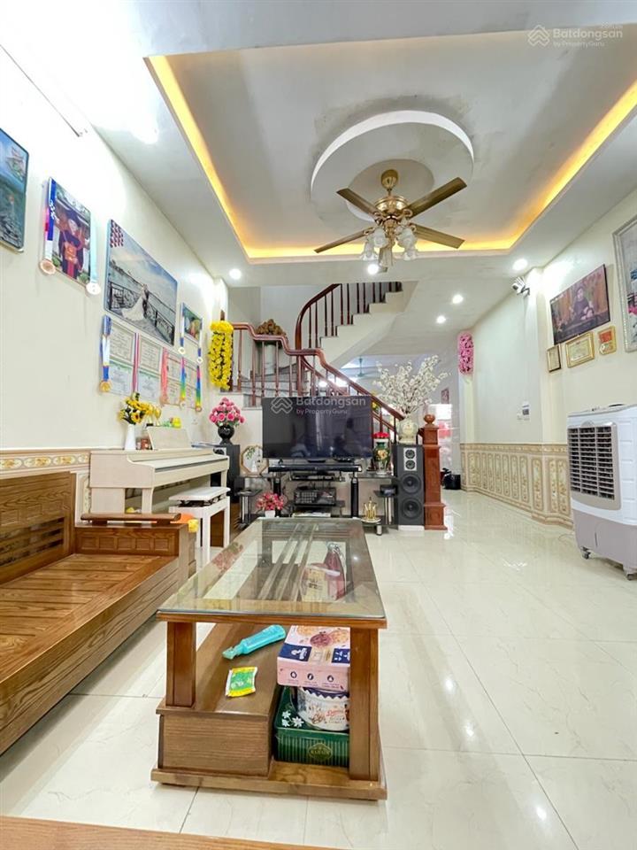 Phố trần đại nghĩa, nhà mới đẹp, ngõ nông rộng ba gác đua, dt 35m2*5t. giá 6,9 tỷ. có tl