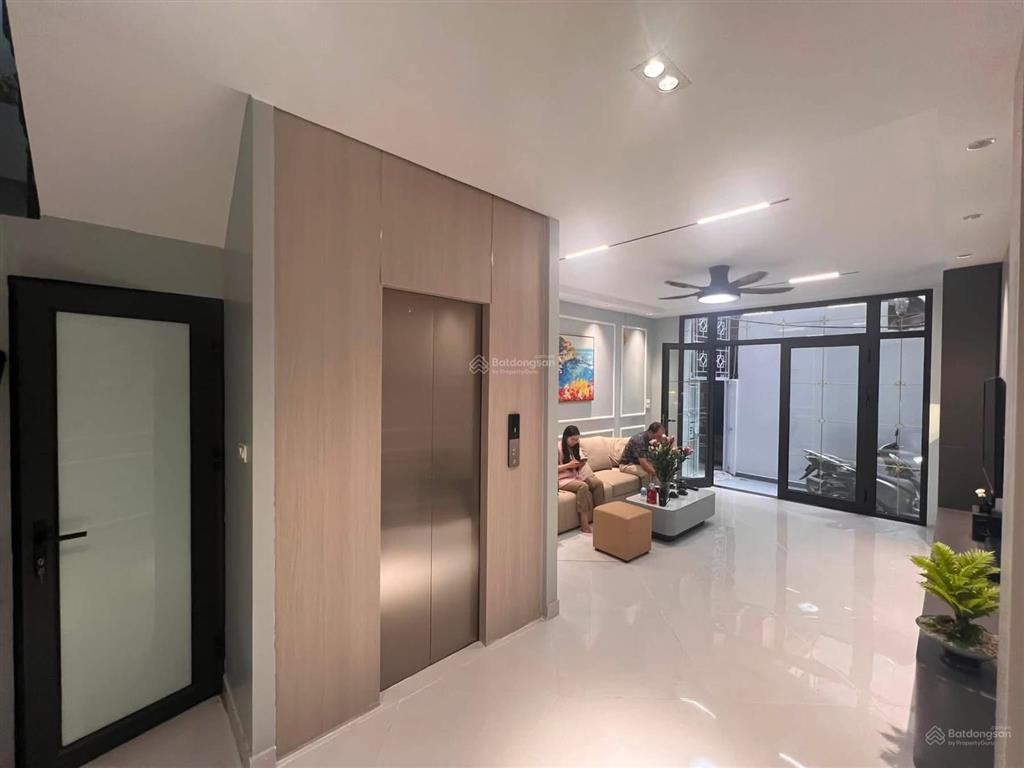 Cực hiếm phân lô, lô góc 3 thoáng, minh khai, thang máy, chủ tặng full nội thất xịn, 52m*6t. 9,9 t