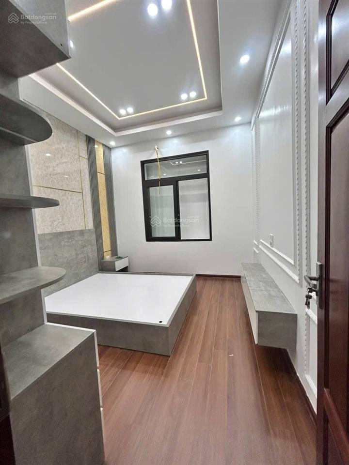 Cực hiếm minh khai, ngõ nông gần ô tô tránh nhau, nhà mới kính koong, 50m*5t. giá 8,9 tỷ. có tl.
