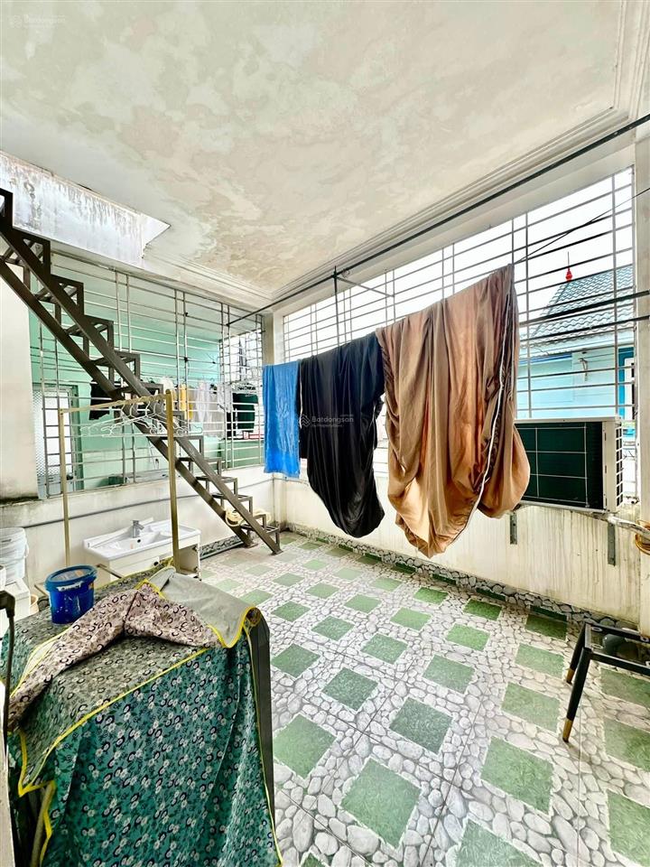 Giảm giá sốc phố minh khai, ngõ nông rộng 2,5m, gần ô tô tránh, dân xây, 40m*5t, giá 7,5 tỷ. có tl.