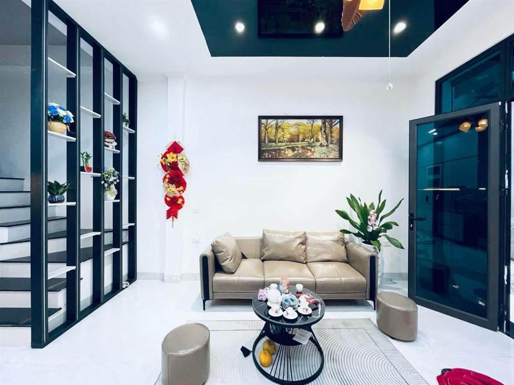 Cực ngon phố trương định, nhà mới tinh, thang máy, ngõ nông thông kd, 43m*5t. giá 8,6 tỷ có tl.